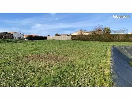 terrain 1 366 m² la chataigneraie