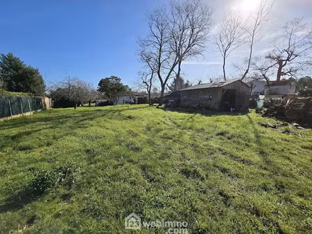 vente terrain 700 m² à le pian-médoc (33290)  199 800 €