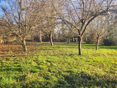 très beau terrain plat de 1190 m²