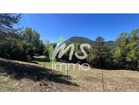 terrain de 670 m² - st etienne le laus