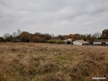 vente terrain 600 m² à madirac (33670)  149 000 €