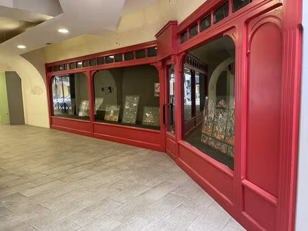 location local commercial 40m2 aubenas 07200 - - surface privée