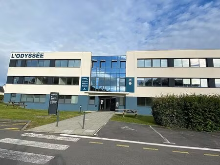 location coworking bruz 850 m²