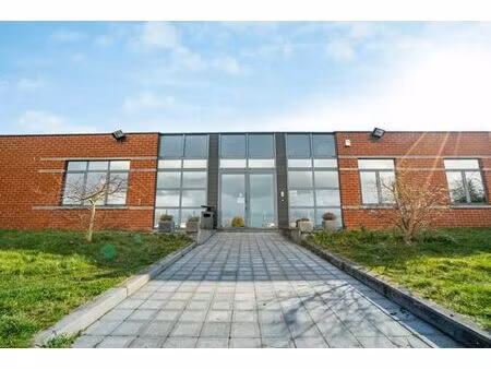 bureau de 31 m² entièrement meublé