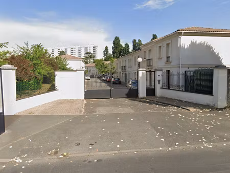 place de parking boulevard godard à bordeaux