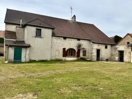 propriété 12 pièces 180 m²