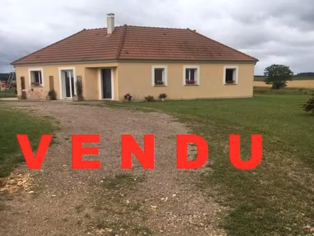 maison récente 6 pièces de 122m2 de plein-pied + double garage de 80m2