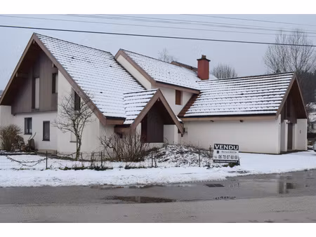 proche frontiere suisse vaste maison