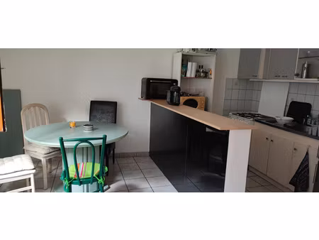 maison avec petit extérieur