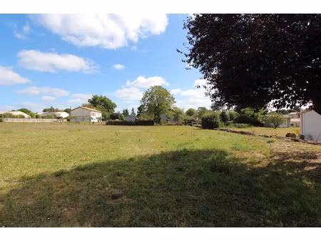 vente terrain à auge (79400)  26 000 €