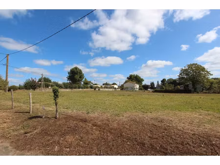 vente terrain à auge (79400)  26 000 €