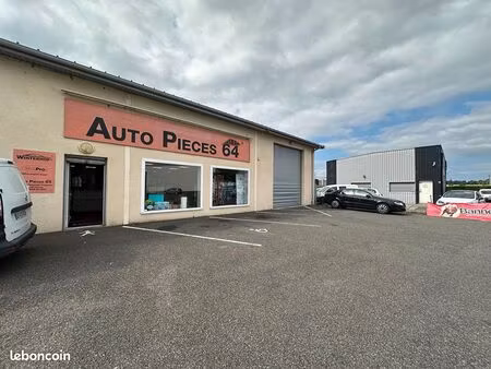 local 237 m² lescar