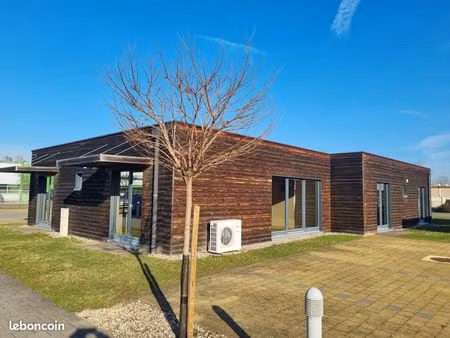 colmar zi nord/ local pmr de 153m² avec 8 stationnements extérieurs