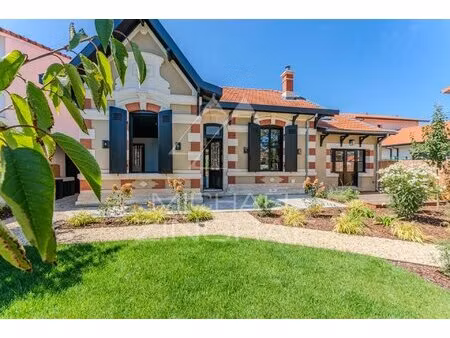 la hume - gare et commerce à pieds - mziba1129