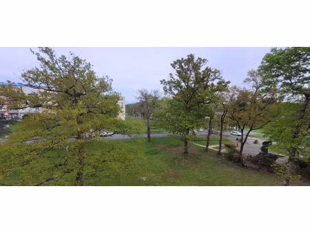 vente appartement 4 pièces 85m2 mourenx 64150 - 69000 € - surface privée