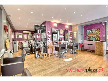 vente local commercial 44m2 le lavandou 83980 - 54000 € - surface privée