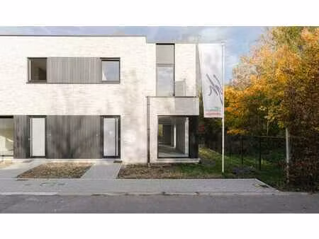 11 maisons