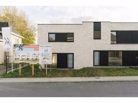 11 maisons