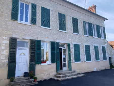 chambly proche centre ville  35mn gare du nord