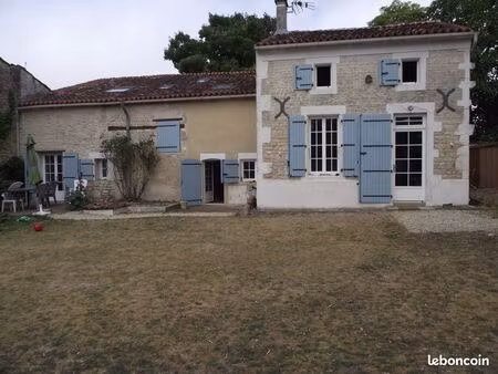 belle grande maison de vacances en charente-maritime avec grande piscine