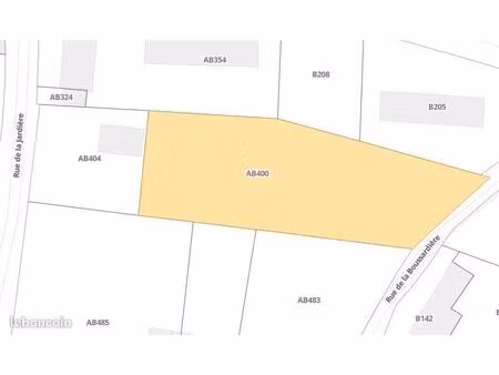 parcelle de terrain constructible de 1670 m² à igé