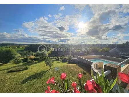 maison de village de 210 m² à vernoux-en-gatine