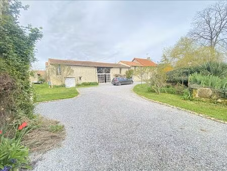 vente maison 11 pièces 206 m² sammarçolles (86200)