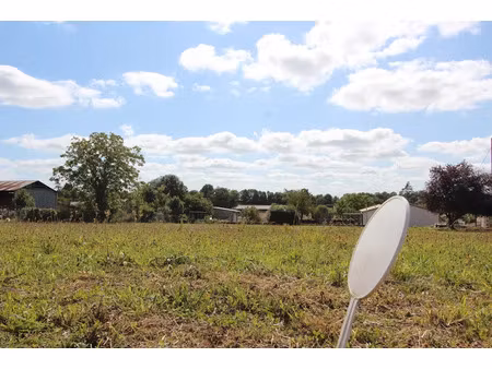 vente terrain 2288 m² à auge (79400)  48 000 €