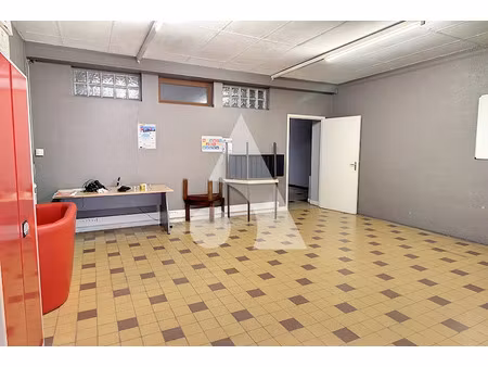 location locaux professionnels 213.15 m² à douai (59500)  1 300 €