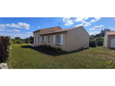 vente maison 5 pièces 109.5 m² à berneuil (17460)  243 000 €