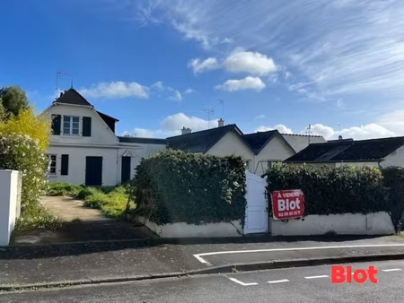 a vendre terrain/maison à rénover ou à démolir idéalement situé