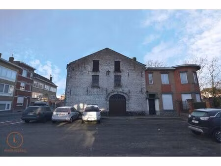 17de eeuwse imposante olieslagerij te koop in het centrum...