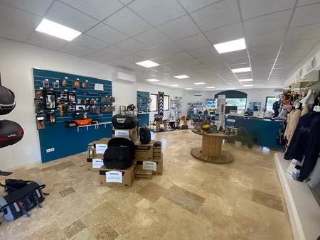 vente locaux professionnels 2 pièces 110 m² à garéoult (83136)  76 000 €