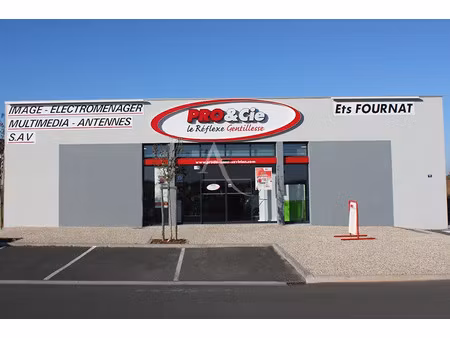 vente locaux professionnels à saint-savinien (17350)  78 000 €