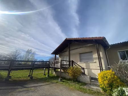 location locaux professionnels 390 m² à mont-de-marsan (40000)  3 840 €