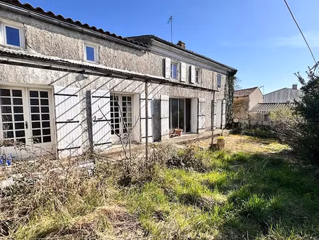 vente maison 6 pièces 143 m² à saint-coutant-le-grand (17430)  96 900 €