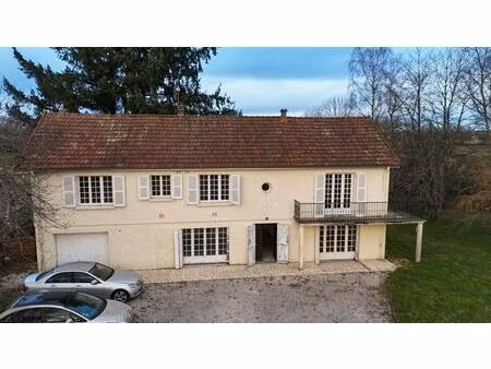 maison sur 6 132 m² de terrain