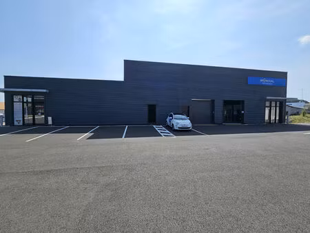 location commerce 1 pièce 90 m² à saintes (17100)