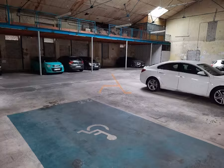 location parking 430 m² à valreas (84600)  62 €