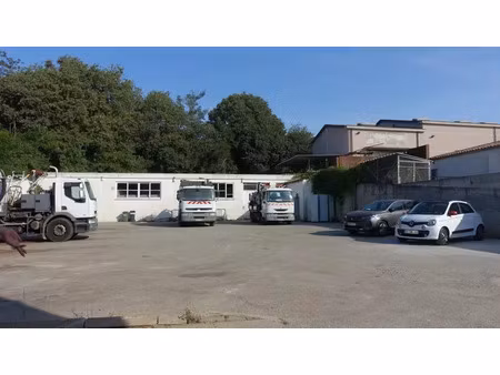 mougins  avenue de la plaine  local d'activite avec terrain clos+bureaux