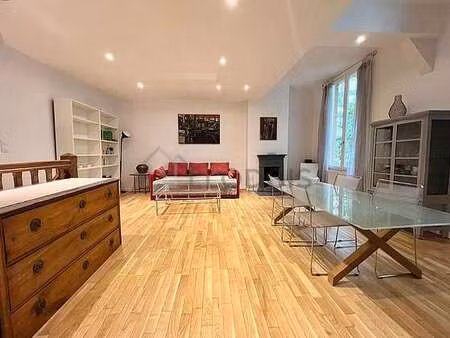 maison individuelle 3 chambres meublée avec cheminée