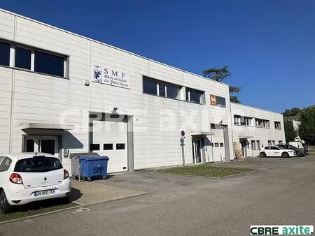 location local d'activités saint egrève 347 m²
