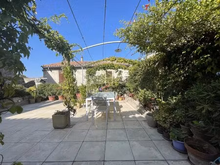 maison de village au coeur du village des baux de provence