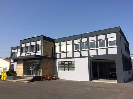 location commerce 2275 m² à décines-charpieu (69150)