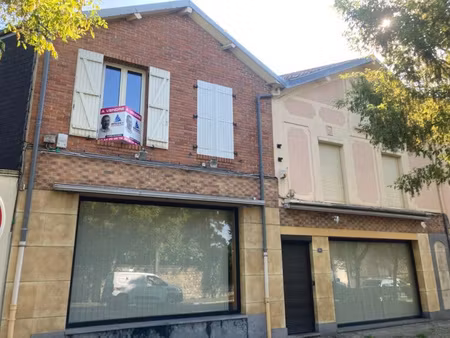 immeuble 235m2 avec nombreuses dépendances
