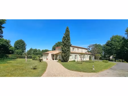 vente maison 9 pièces 283 m² à dirac (16410)  549 500 €