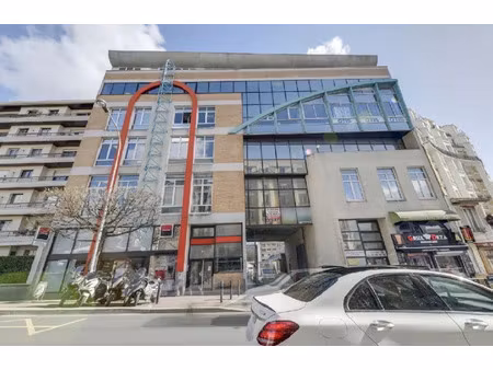 location locaux professionnels 240 m² à montreuil (93100)  3 800 €