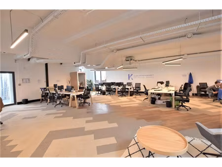 location locaux professionnels 3133 m² à paris 18ème (75018)  80 269 €