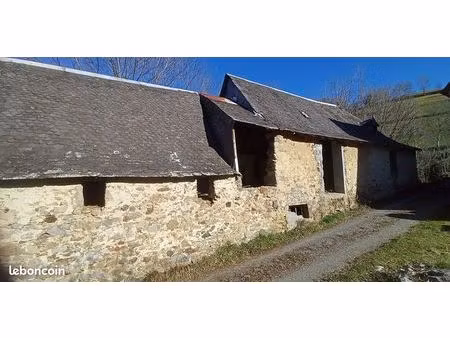 grange dans hameau avec cu