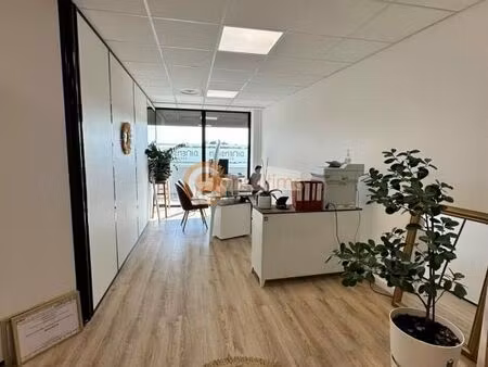 bureaux 236 m²